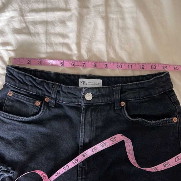 Zara Cutoff Shorts, size 8 - Picture 4 of 6